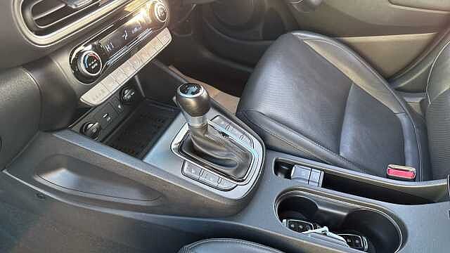 Hyundai KONA 1.6 GDi Hybrid Ultimate 5dr DCT Hybrid Hatchback Red