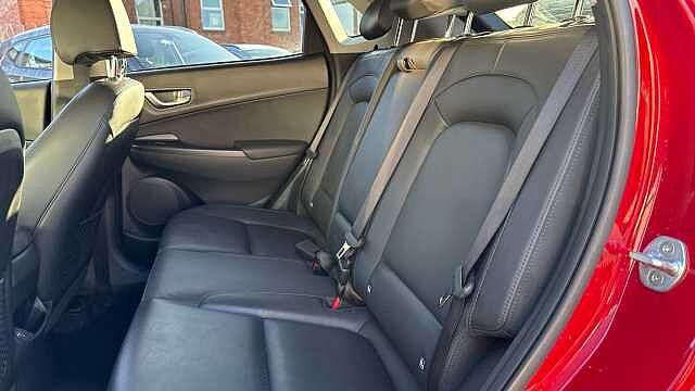 Hyundai KONA 1.6 GDi Hybrid Ultimate 5dr DCT Hybrid Hatchback Red