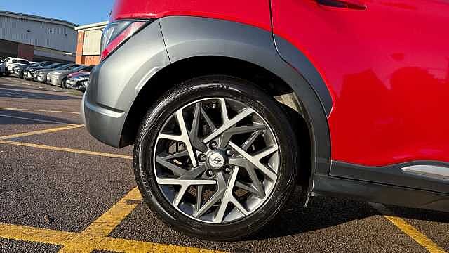 Hyundai KONA 1.6 GDi Hybrid Ultimate 5dr DCT Hybrid Hatchback Red