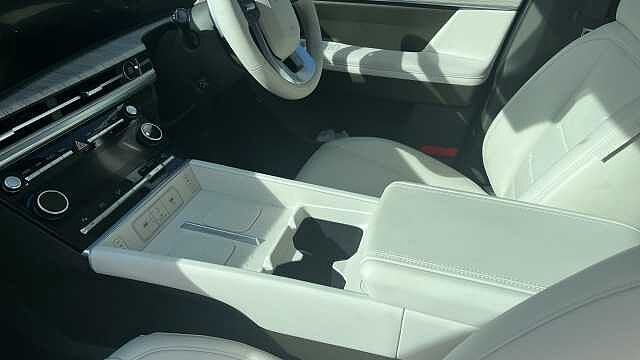 Hyundai SANTA FE 1.6 TGDi Plug-in Hybrid Ultimate 5dr 4WD Auto Estate Typhoon Silver - Metallic