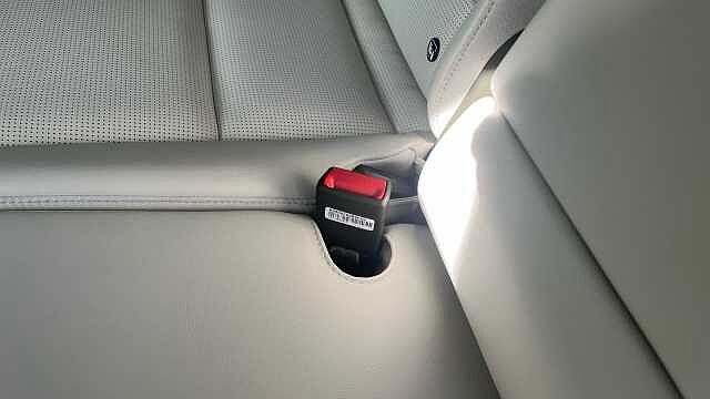 Hyundai SANTA FE 1.6 TGDi Plug-in Hybrid Ultimate 5dr 4WD Auto Estate Typhoon Silver - Metallic