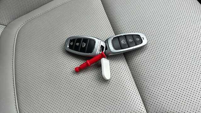 Hyundai TUCSON 1.6 TGDi Ultimate 5dr 2WD Petrol Estate White