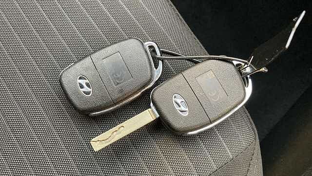 Hyundai I20 1.0T GDi 48V MHD SE Connect 5dr Petrol Hatchback Red