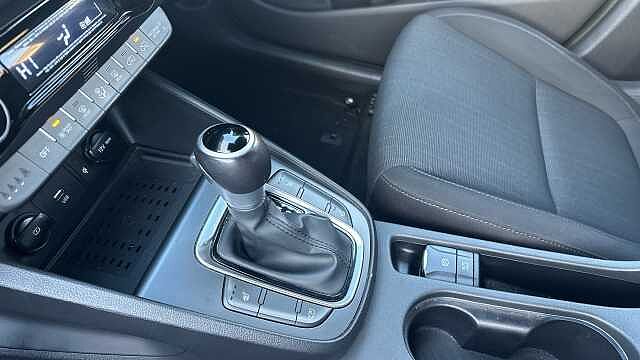 Hyundai KONA 1.6 GDi Hybrid Premium 5dr DCT Hybrid Hatchback White