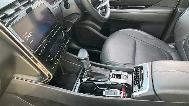 Hyundai TUCSON 1.6 TGDi 48V MHD 180 Ultimate 5dr 4WD DCT Petrol Estate White