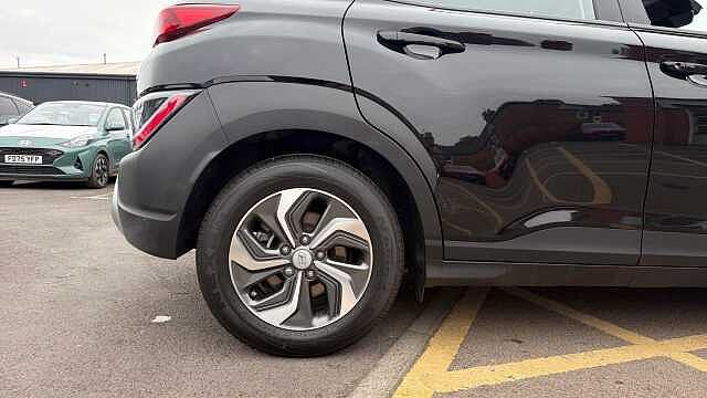Hyundai KONA 1.6 GDi Hybrid SE Connect 5dr DCT Hybrid Hatchback Black