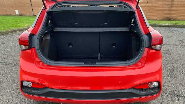 Hyundai I20 1.2 MPi SE 5dr Petrol Hatchback Red