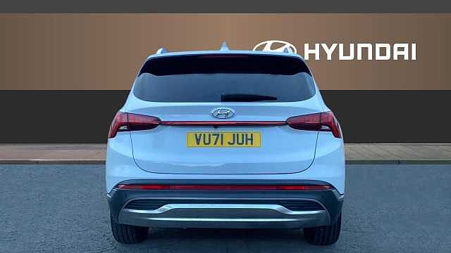Hyundai SANTA FE 1.6 TGDi Plug-in Hybrid Ultimate 5dr 4WD Auto Estate White