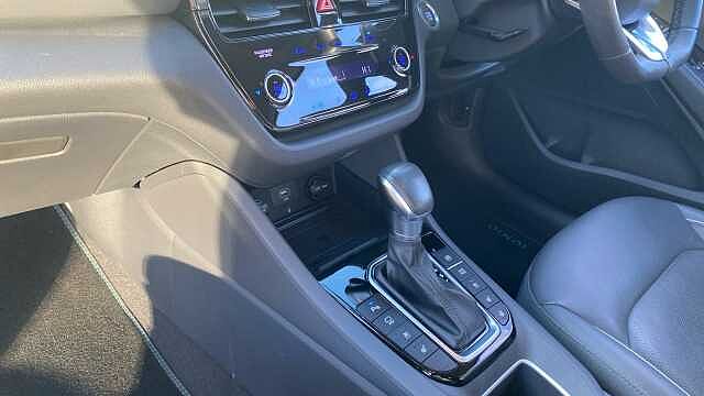 Hyundai IONIQ 1.6 GDi Hybrid Premium SE 5dr DCT Hybrid Hatchback Black