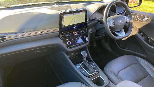 Hyundai IONIQ 1.6 GDi Hybrid Premium SE 5dr DCT Hybrid Hatchback Black