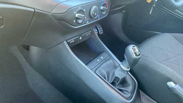 Hyundai BAYON 1.0 TGDi 48V MHEV SE Connect 5dr Petrol Hatchback Green