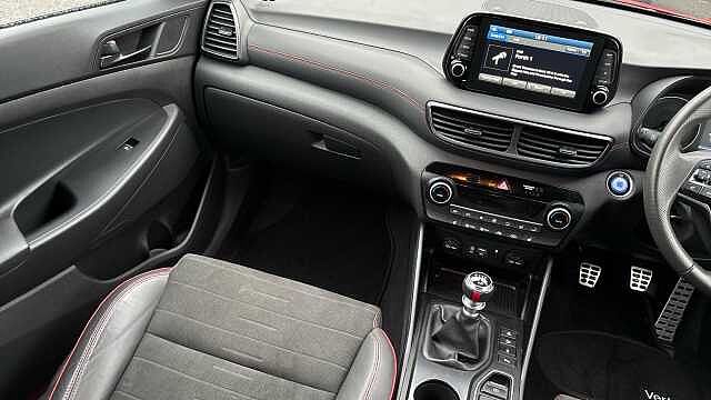 Hyundai TUCSON 1.6 CRDi 48V MHD 136 N Line 5dr 2WD Diesel Estate Red