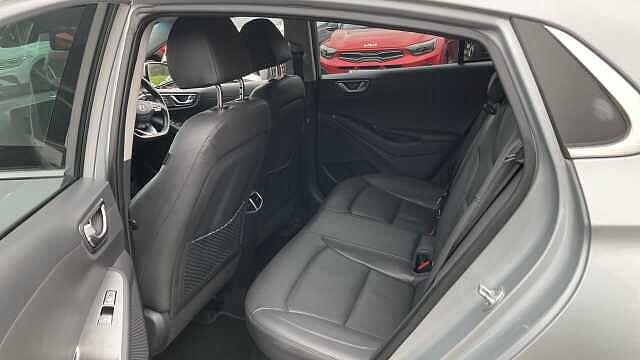 Hyundai IONIQ 1.6 GDi Plug-in Hybrid Premium SE 5dr DCT Hatchback Silver