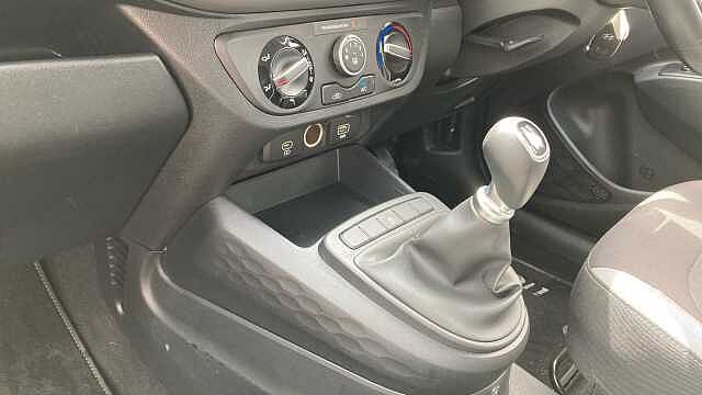 Hyundai i10 1.0 Advance 5dr Petrol Hatchback
