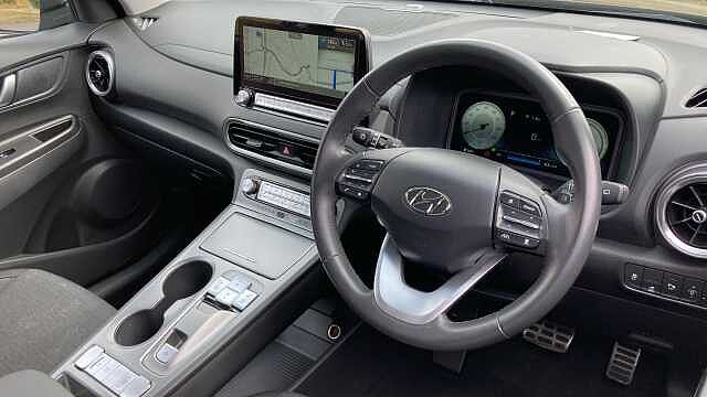 Hyundai KONA 100kW SE Connect 39kWh 5dr Auto Electric Hatchback Black