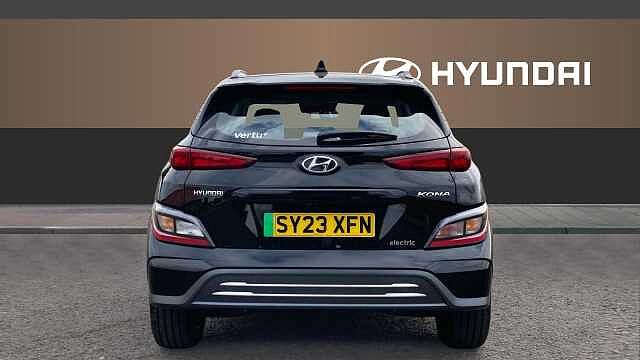 Hyundai KONA 100kW SE Connect 39kWh 5dr Auto Electric Hatchback Black