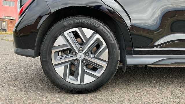 Hyundai KONA 100kW SE Connect 39kWh 5dr Auto Electric Hatchback Black
