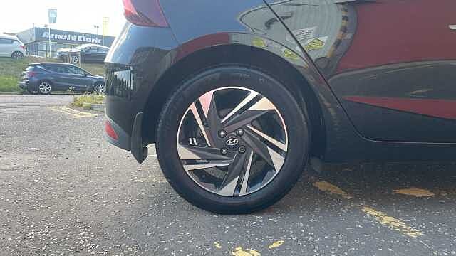 Hyundai I20 1.0T GDi 48V MHD SE Connect 5dr Petrol Hatchback Black