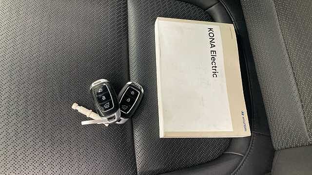 Hyundai KONA 150kW Premium SE 64kWh 5dr Auto Electric Hatchback White