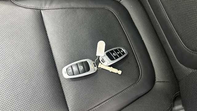 Hyundai TUCSON 1.6 TGDi Ultimate 5dr 2WD Petrol Estate Black