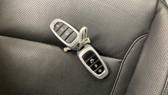 Hyundai TUCSON 1.6 TGDi Plug-in Hybrid Ultimate 5dr 4WD Auto Estate White