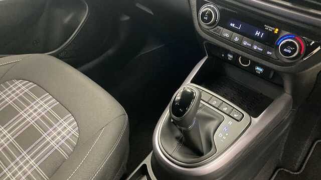 Hyundai I10 1.2 [79] Premium 5dr Auto [Nav] Petrol Hatchback Phantom Black - Pearl