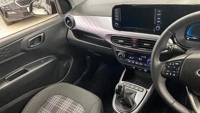 Hyundai I10 1.2 [79] Premium 5dr Auto [Nav] Petrol Hatchback Phantom Black - Pearl