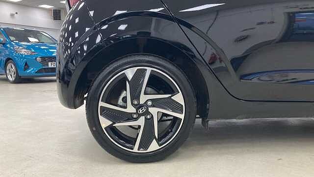 Hyundai I10 1.2 [79] Premium 5dr Auto [Nav] Petrol Hatchback Phantom Black - Pearl
