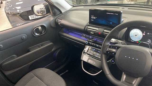 Hyundai INSTER 85kW 02 49kWh 5dr Auto Electric Hatchback Abyss Black - Pearl