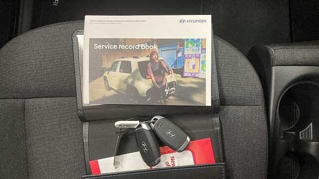 Hyundai INSTER 85kW 02 49kWh 5dr Auto Electric Hatchback Abyss Black - Pearl