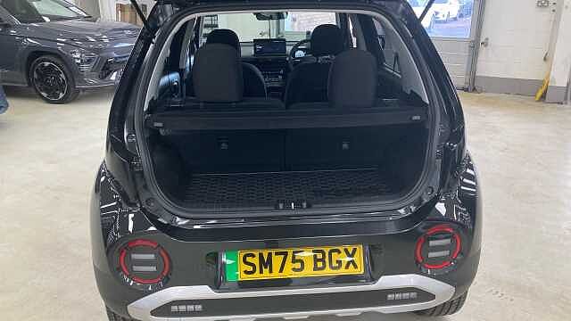 Hyundai INSTER 85kW 02 49kWh 5dr Auto Electric Hatchback Abyss Black - Pearl