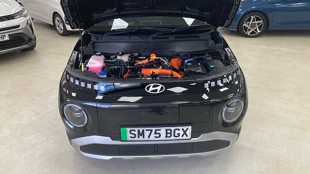Hyundai INSTER 85kW 02 49kWh 5dr Auto Electric Hatchback Abyss Black - Pearl