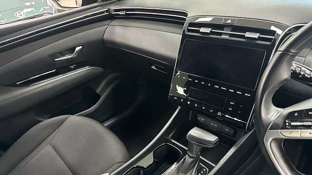 Hyundai TUCSON 1.6 TGDi 48V MHD SE Connect 5dr 2WD DCT Black