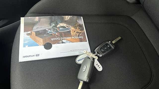 Hyundai TUCSON 1.6 TGDi 48V MHD SE Connect 5dr 2WD DCT Black