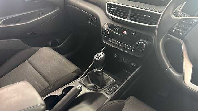 Hyundai TUCSON 1.6 GDi SE Nav 5dr 2WD Red