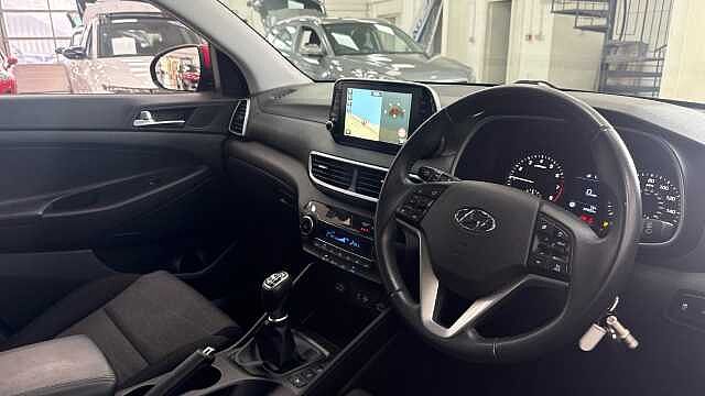 Hyundai TUCSON 1.6 GDi SE Nav 5dr 2WD Red