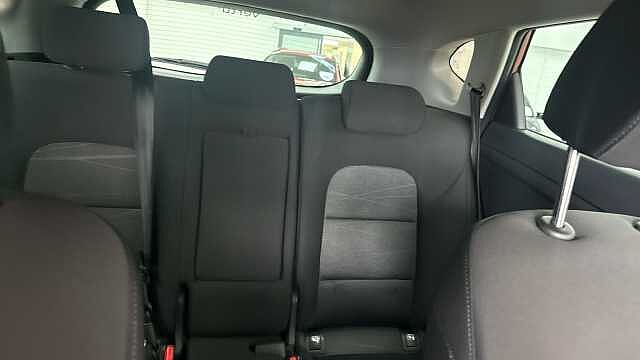 Hyundai TUCSON 1.6 GDi SE Nav 5dr 2WD Red