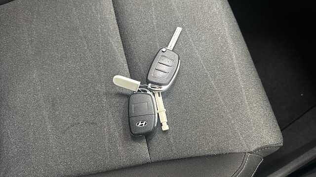 Hyundai TUCSON 1.6 GDi SE Nav 5dr 2WD Red