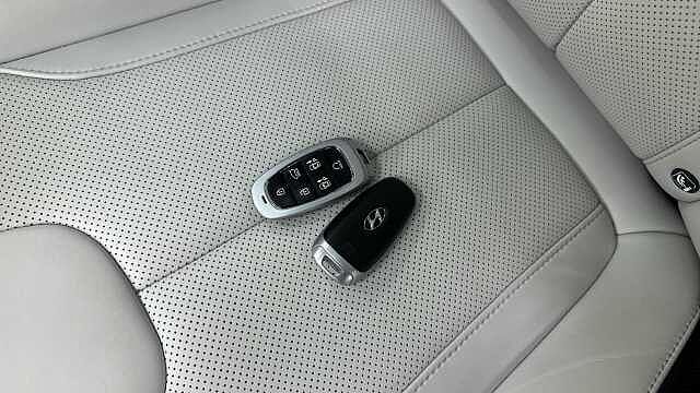 Hyundai SANTA FE 1.6 TGDi Plug-in Hybrid Ultimate 5dr 4WD Auto