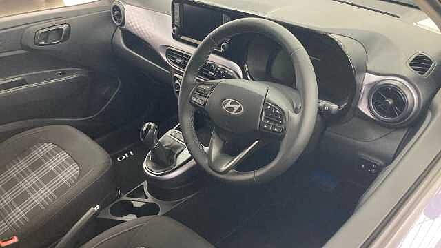 Hyundai i10 1.2 [79] Premium 5dr Auto [Nav]
