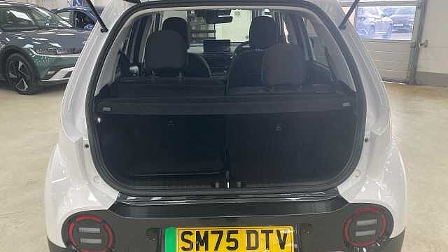 Hyundai INSTER 85kW 02 49kWh 5dr Auto White