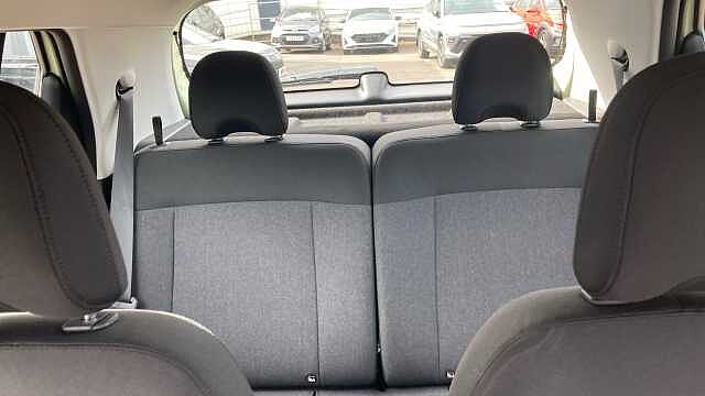 Hyundai INSTER 85kW 01 49kWh 5dr Auto Pearl - Buttercream Yellow