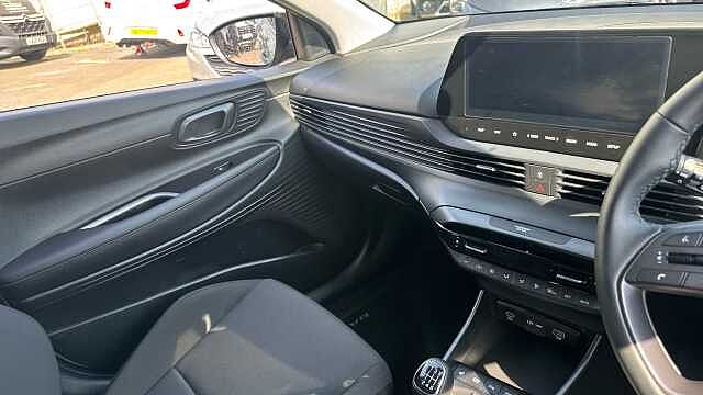 Hyundai BAYON 1.0 TGDi Premium 5dr Premium Pearlescent - Mangrove Green