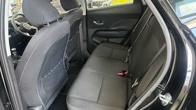 Hyundai KONA 1.6T 138 Advance 5dr Black