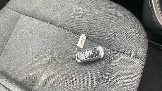 Hyundai INSTER 85kW 02 49kWh 5dr Auto Electric Hatchback