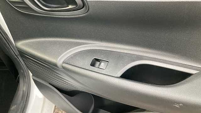 Hyundai i20 1.0T GDi 48V MHD SE Connect 5dr Petrol Hatchback