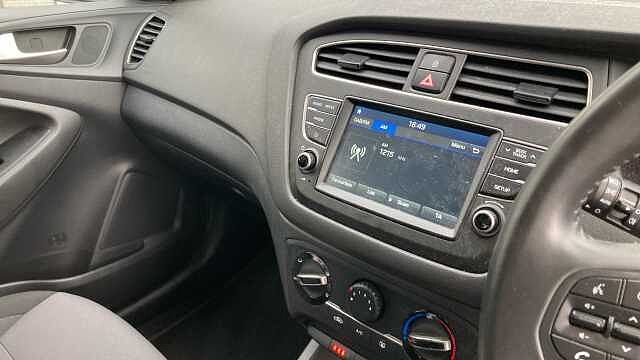 Hyundai i20 1.2 MPi SE 5dr Petrol Hatchback