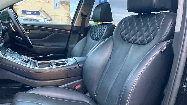 Hyundai SANTA FE 1.6 TGDi Plug-in Hybrid Ultimate 5dr 4WD Auto Estate Black
