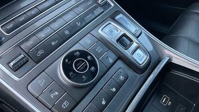 Hyundai SANTA FE 1.6 TGDi Plug-in Hybrid Ultimate 5dr 4WD Auto Estate Black