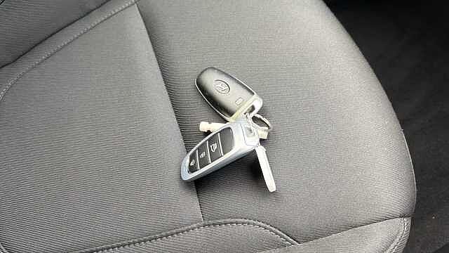 Hyundai TUCSON 1.6 TGDi Hybrid 230 Premium 5dr 2WD Auto Hybrid Estate Black